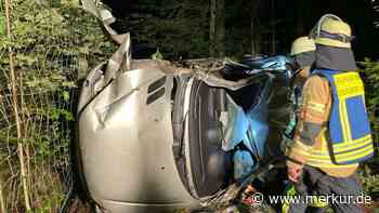 Auto überschlägt sich im Ebersberger Forst: Rätsel um Vermissten-Meldung