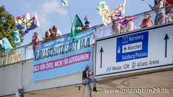 IAA-Gegner sorgen mit Abseilaktion für Stau in München