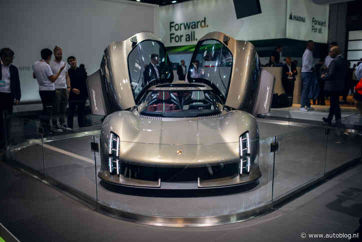 Porsche Mission X showt zijn vleugeldeuren op de IAA