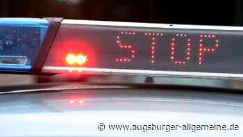 Motorradfahrer flieht vor der Polizei und touchiert Radfahrer