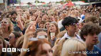 Forwards Festival 2023: Thousands attend first day in Bristol