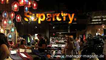 Superdry: Aktie stürzt nach roten Zahlen in Geschäftsbericht um mehr als 20 Prozent ab