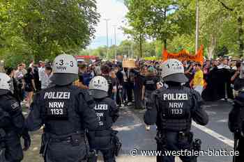 Anti-Polizei-Demo in Herford trifft auf City-Kirmes