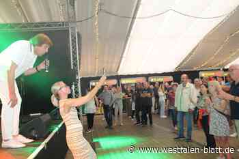 Blasheimer-Markt-Ausklang: Bata Illic unterhält die Generationen