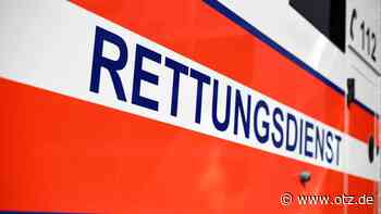 Fahrerin verursacht Unfall an Haltestelle – Passantin verletzt