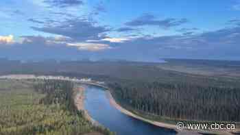 'Significant rain' in Hay River, N.W.T., expected to reduce fire activity for next 2 days