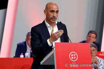Soccer-Spain Men's Team Condemn Rubiales Two Weeks After Hermoso Kiss