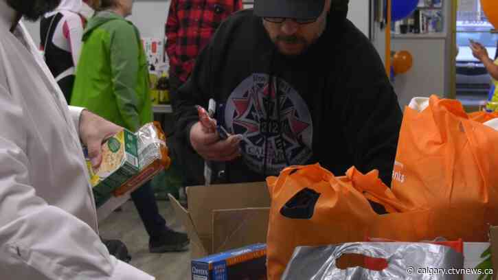 Calgary and District Labour Council hosts Labour Day drive to benefit local food banks