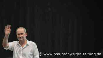 Aiwanger beim Gillamoos-Frühschoppen: Von der Flugblattaffäre keine Spur