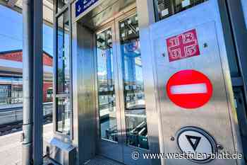 Aufzug wieder defekt: Familie mit Rollstuhl strandet auf Bahnsteig