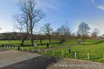 Man killed in Edgware after 'blinging' gold chains stolen