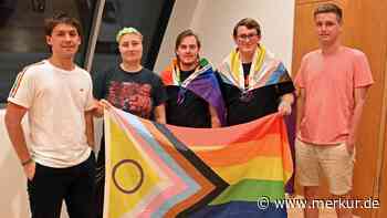 Regenbogenfahne am Rathaus? Flaggenfrage führt zu hitzigem Streit im Moosburger Stadtrat