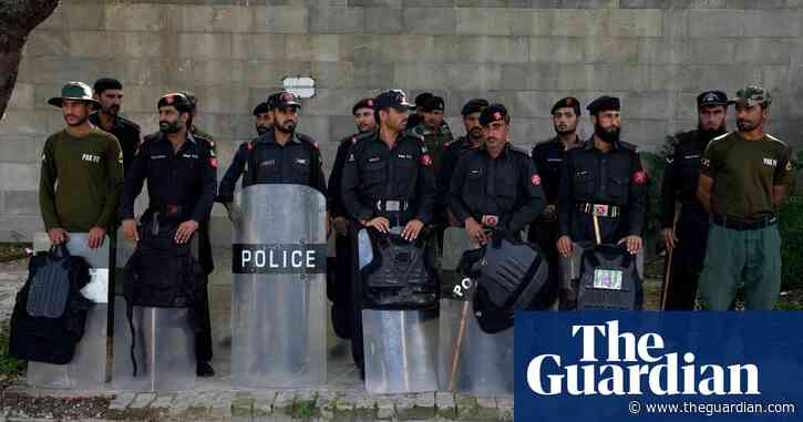 Ex-Pakistan PM warns of deepening crisis as fears of new election delay grow