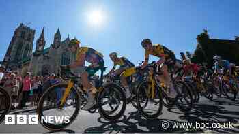 Tour of Britain races through East Yorkshire