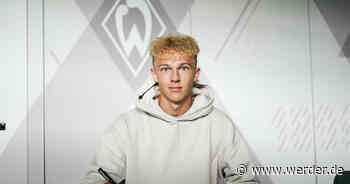 Leon Opitz unterschreibt seinen ersten Profi-Vertrag