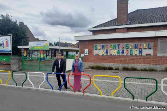 Galmaarden plaatst kleurrijke veiligheidsbeugels aan alle scholen