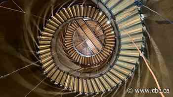 Montreal artist puts on unique show inside Sask. water tower