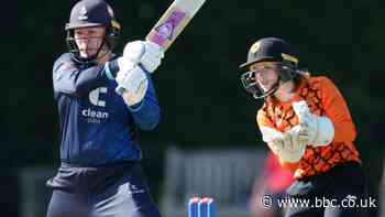 Rachael Heyhoe Flint Trophy: Blaze and Vipers claim dramatic victories