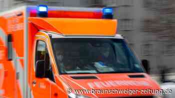Niedersachsen: Autofahrerin übersieht Roller - zwei Tote