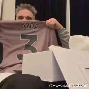 'It's got a cockerel on it': Robbie Williams gets Tottenham shirt gift after Angels chant adaptation