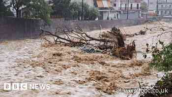 Greece: Skiathos and Volos hit by flash floods