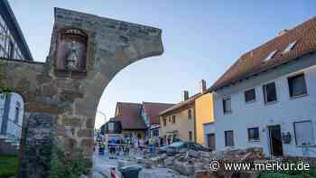 „Schwerer Schlag für das Dorf“: Lkw zerstört historisches Tor in der Oberpfalz
