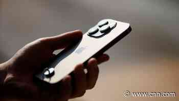 Wall Street Journal: China bans use of iPhones for government officials