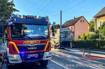 FW Dresden: Brand eines Doppeldecker-Busses