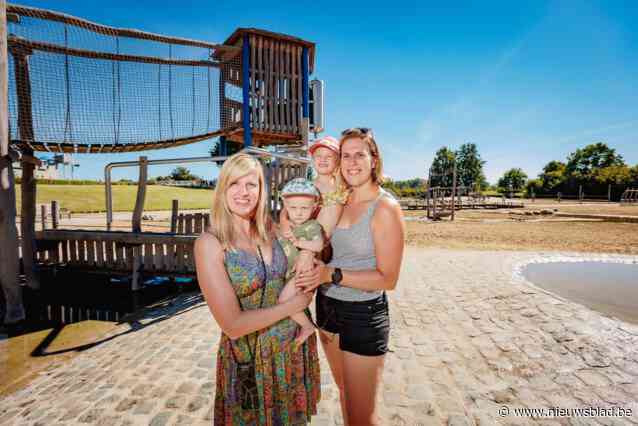Mooi weer zorgt voor gezellige drukte op De Nekker: “De kleintjes amuseren zich in de waterspeeltuin”
