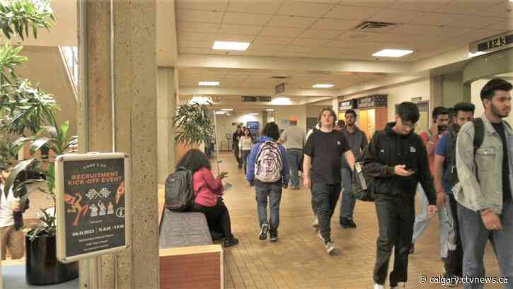 'Campus bustling again': Students return to Lethbridge College, University of Lethbridge