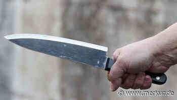 Sohn (29) bedroht seine Mutter in Schwaben mit einem Messer – sie springt aus dem Fenster