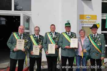 Frank Menne ist neuer Kaiser in Schloß Neuhaus