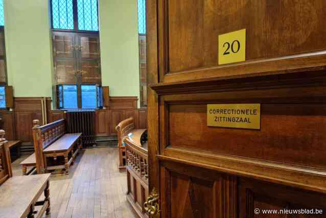 Ze woog nog amper 25 kilo: moeder (73) en zoon (53) staan terecht voor onmenselijke behandeling met dood tot gevolg van oma (92)