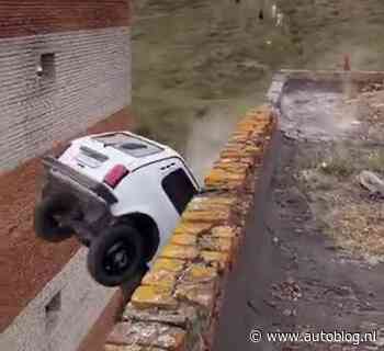 Video: Lada valt 4 verdiepingen na mislukken stunt