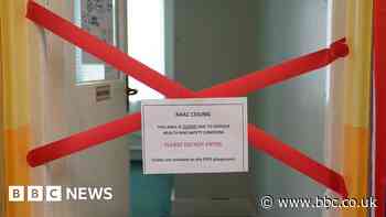 Which schools in Scotland have RAAC and why haven't they closed?