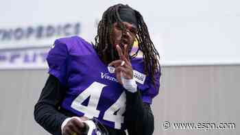 Vikings S Metellus receives two-year extension