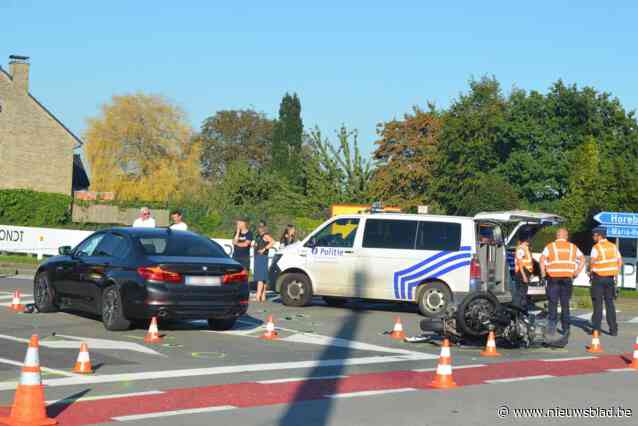 Motorrijder zwaargewond na botsing met auto op Hauwaart (N8)