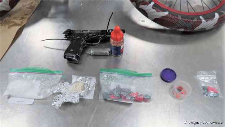 2 people arrested at Ambassador Motor Inn after more than $7K in drugs seized