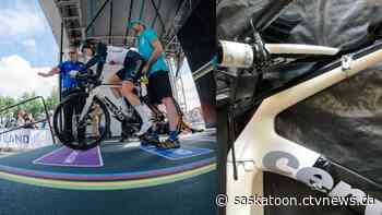 'Almost like the plane ran over it': Saskatoon elite cyclist's bike wrecked on Air Canada flight