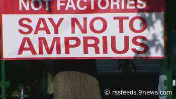 'Venir al centro de un vecindario es completamente inaceptable': Propuesta de fábrica de baterías atrae a docenas de personas a reunión en Brighton