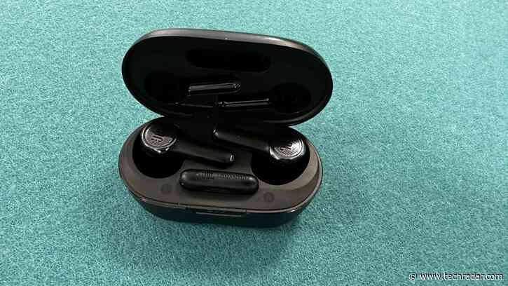 JBL Quantum TWS review - stellar sound quality and style