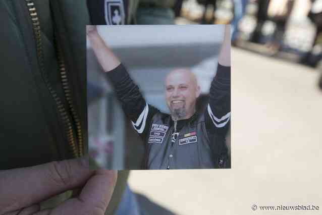 Vijf jaar nadat Ivo (51) verongelukte na brandstichting aan E314, krijgt zus morele schadevergoeding: “Er is nu alsnog een gevoel van rechtvaardigheid”