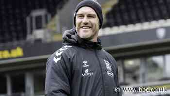 Gareth Ellis: Hull FC assistant coach to leave at end of season