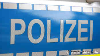 Unbekannte beschädigen zweimal Eingangstüre von Supermarkt in Poing