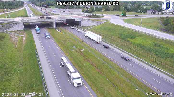 Crash ties up traffic on I-69