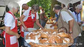 Viele hungrige Besucher beim Dreschfest in Müden