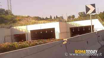 Incidente sul raccordo, tamponamento tra 5 auto sotto la galleria della Cassia: due feriti