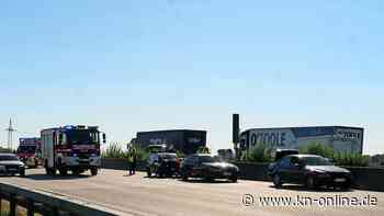 Unfall auf A7 bei Neumünster: Kilometerlanger Stau auf der Autobahn