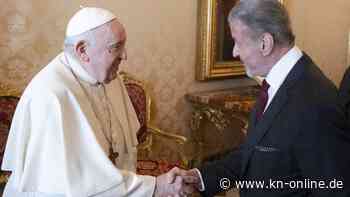 Sylvester Stallone fordert Papst Franziskus zum Boxkampf auf