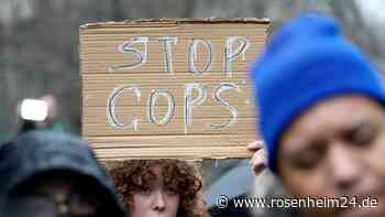 Polizeigewalt in USA: Beamter erschießt Mann im Auto